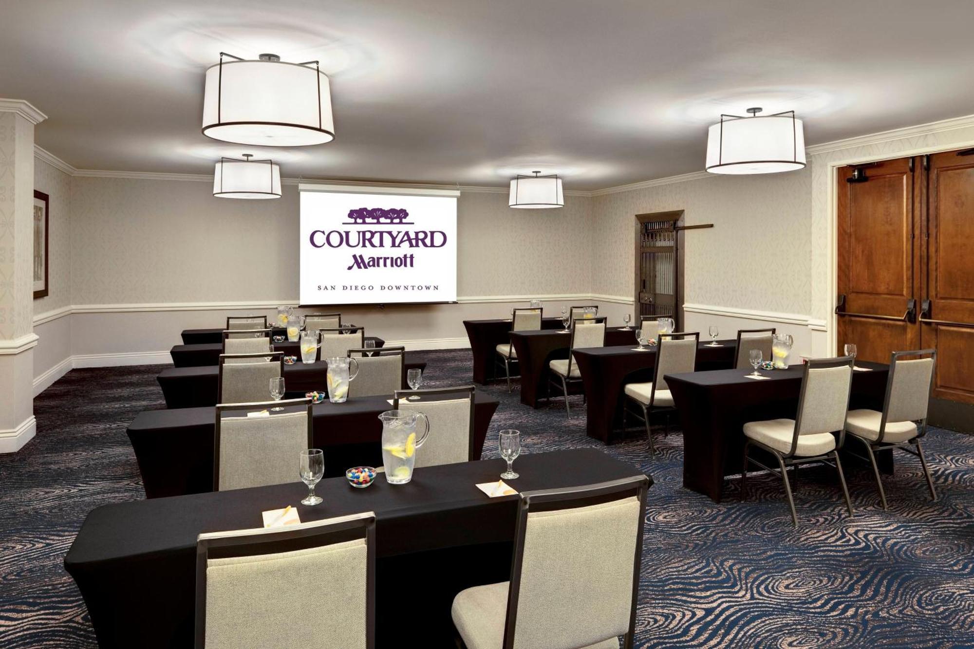 Courtyard By Marriott San Diego Downtown Exterior foto